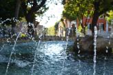 Moretti Ombretta - acqua viva al giardinaccio. Marino è viva come l'acqua della fontana al centro dello storico giardino.
